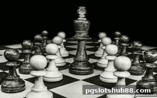 pg电子平台视角：国际象棋棋盘四大象限的攻防智慧与捕鱼王策略启示